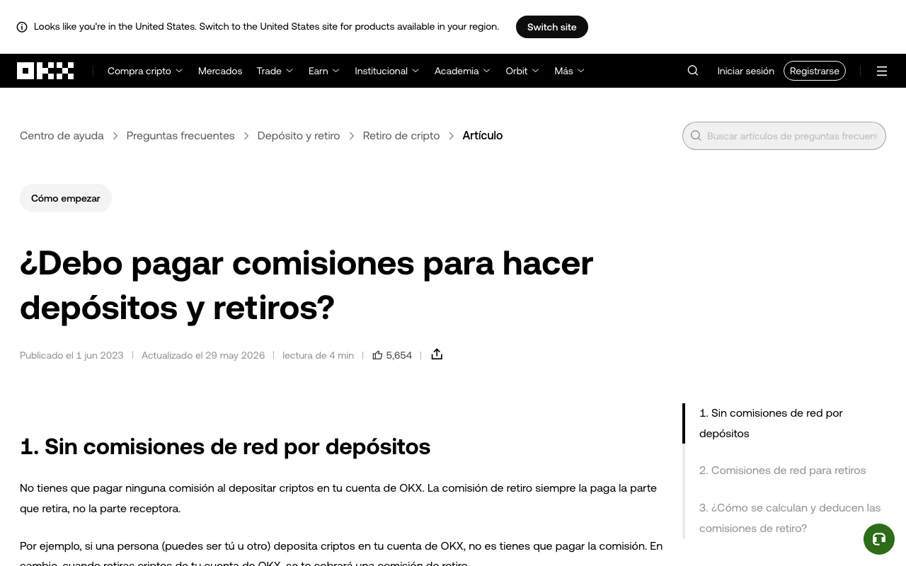 Captura real de la guía oficial de OKX sobre comisiones de depósitos y retiros, donde diferencia el costo de depósito y el de retiro